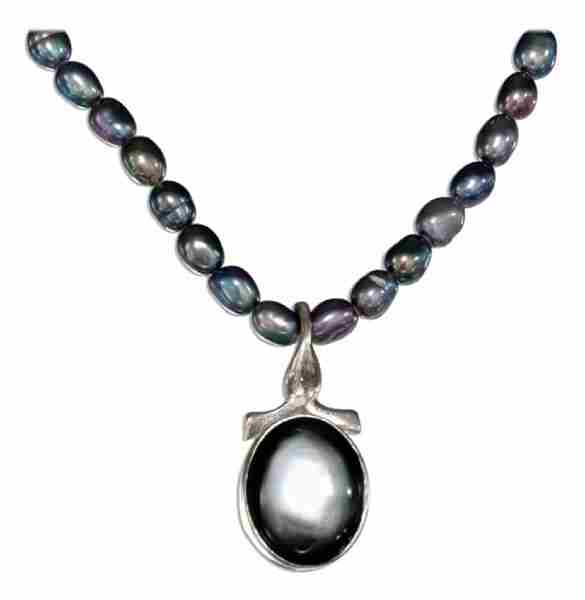 Gray Freshwater Pearl Choker Necklace Shell Pendant Gray Freshwater Pearl Choker Necklace Shell Pendant