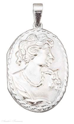 Cameo Pattern Locket Pendant Cameo Pattern Locket Pendant