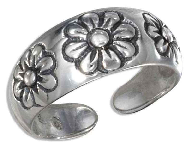 Triple Daisy Toe Ring Triple Daisy Toe Ring