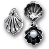 3D Opening Clam Shell With Pearl Charm
