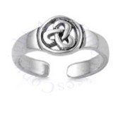 Circled Celtic Trinity Knot Toe Ring
