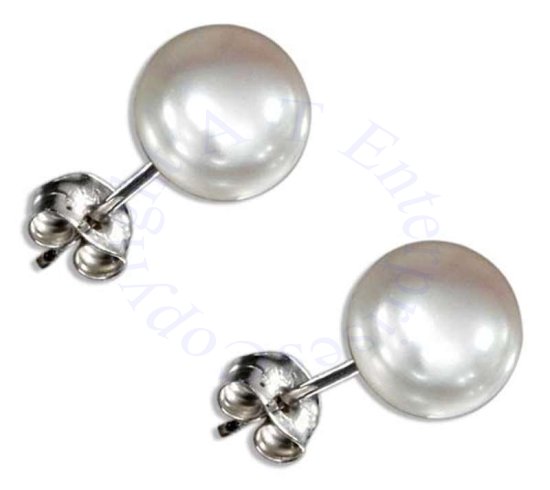 5.5mm Diameter Round White Freshwater Pearl Button Post Earrings - Click Image to Close