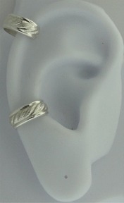 Left Or Right Nonpiercing Slanted Chain Ribs Band Ear Cuff Left Or Right Nonpiercing Slanted Chain Ribs Band Ear Cuff