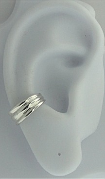 Left Or Right Nonpiercing Graduated Plain Three Ribbed Band Ear Cuff Left Or Right Nonpiercing Graduated Plain Three Ribbed Band Ear Cuff