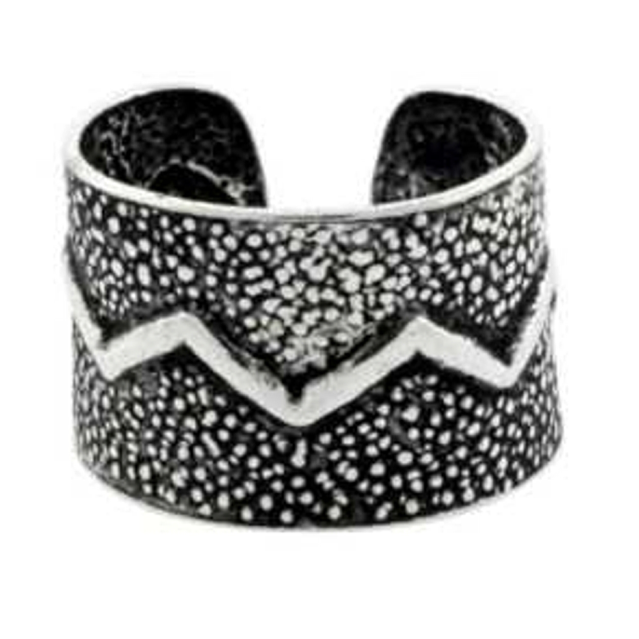 Detailed Zig Zag Line Middle Ear Cuff Band Detailed Zig Zag Line Middle Ear Cuff Band