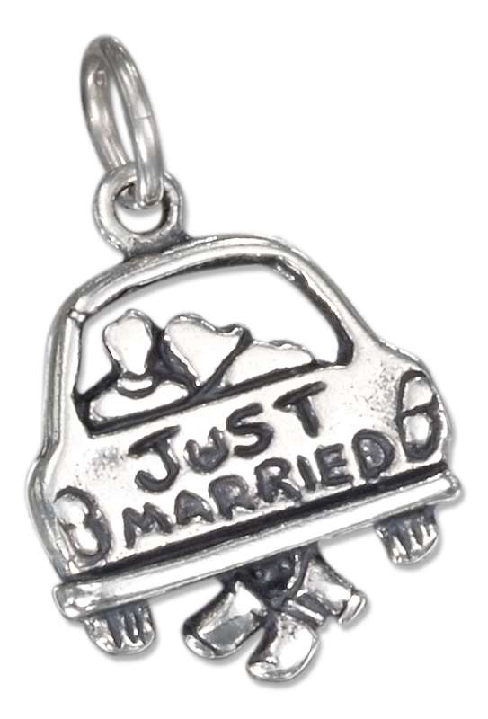 Newlyweds In Car With JUST MARRIED Sign Charm Newlyweds In Car With JUST MARRIED Sign Charm